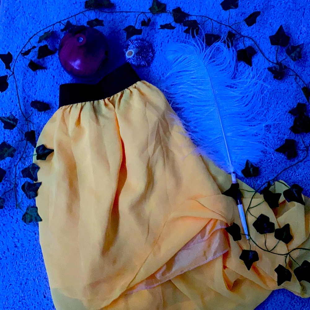 Pastel yellow lace skirt